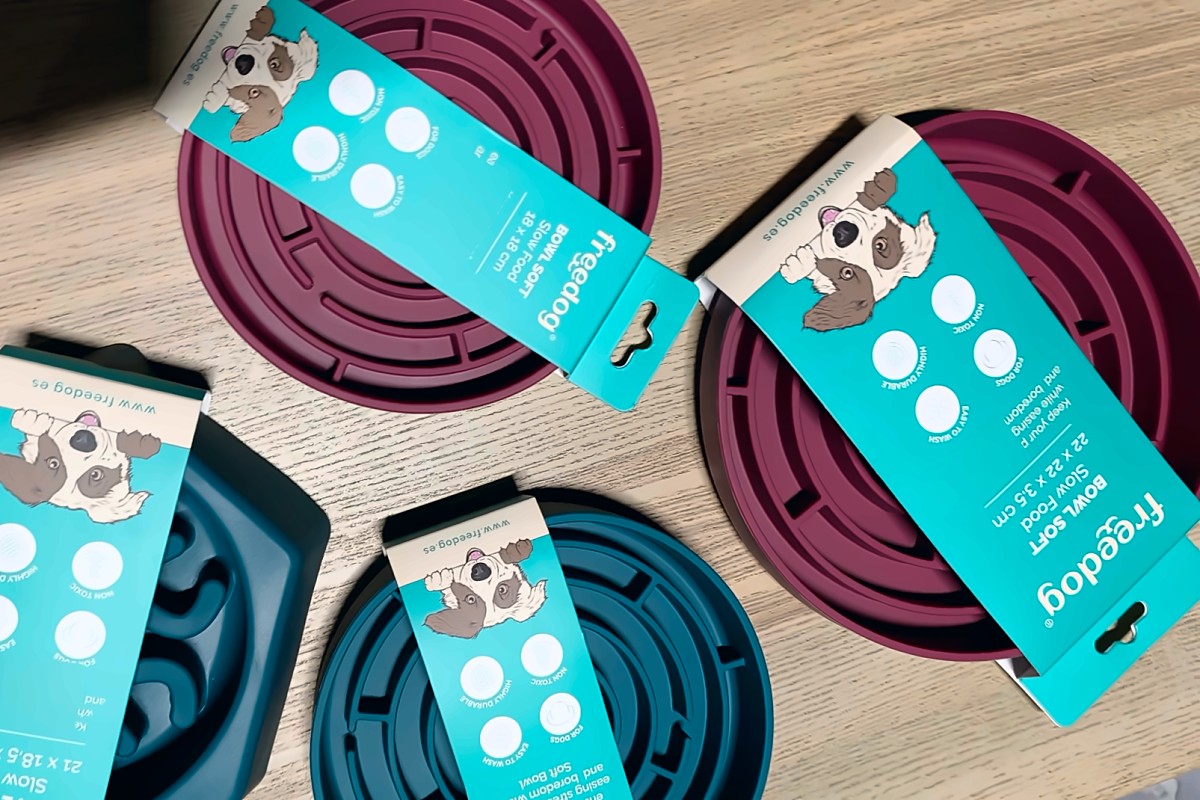 Comederos lentos y alfombrillas de lamido para perros